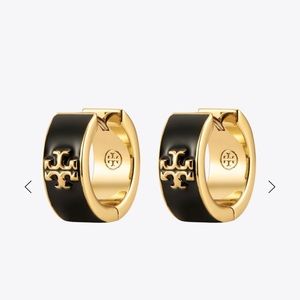 Tory Burch The Kira Enamel Hoop Earrings 18K gold plated bass enamel 0.7’(1-8cm)